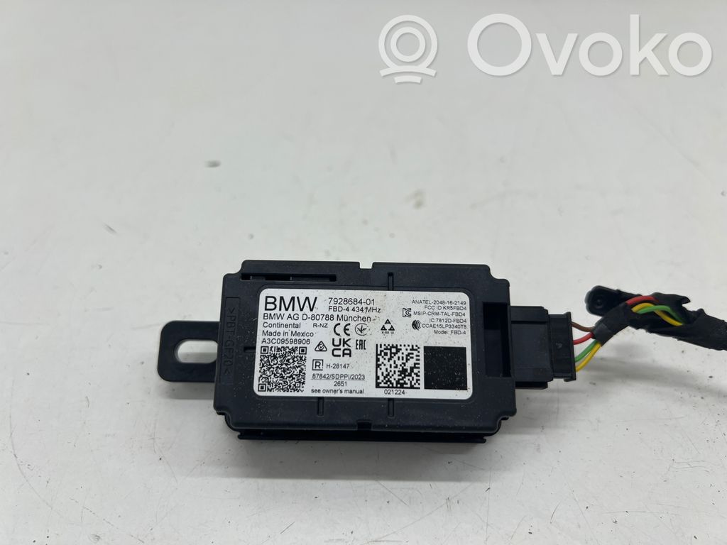 BMW i4 Aerial antenna amplifier 