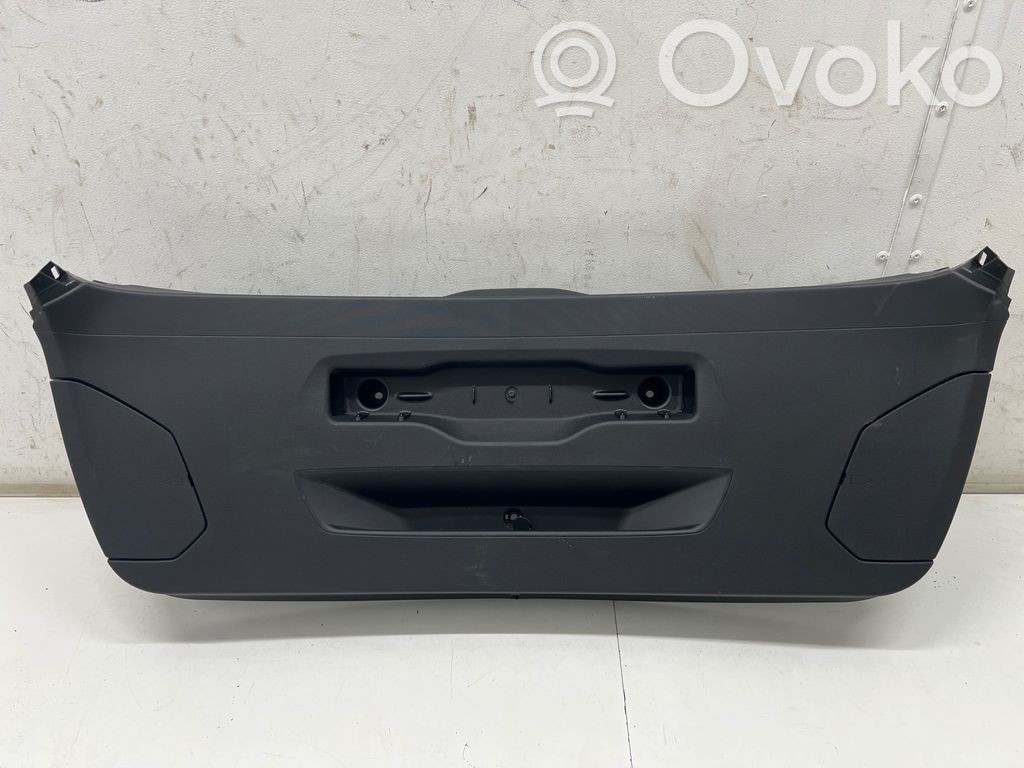 BMW 1 F40 Tailgate trim 