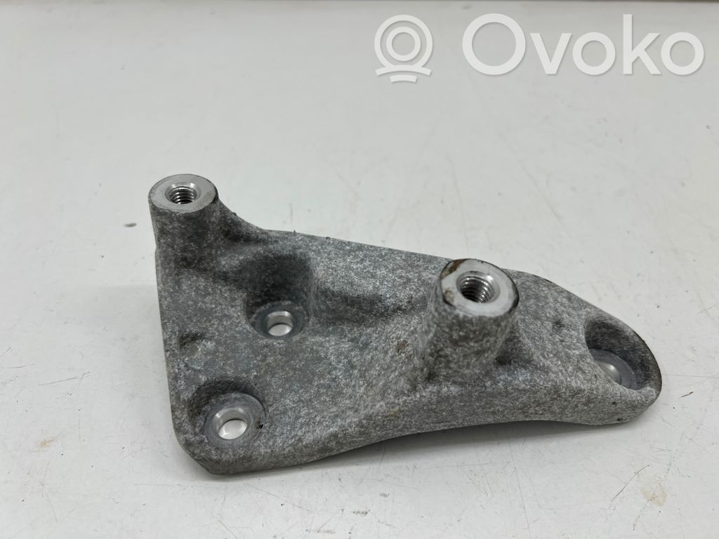 BMW 1 F40 Engine mounting bracket 