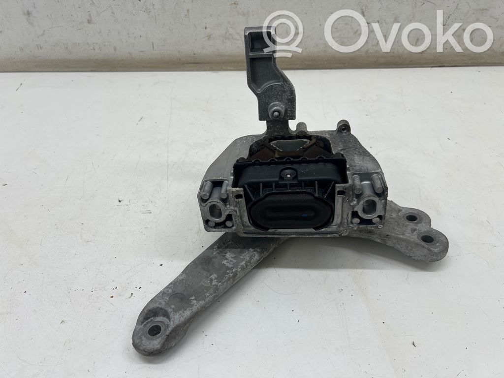 Cupra Leon Engine mount bracket 