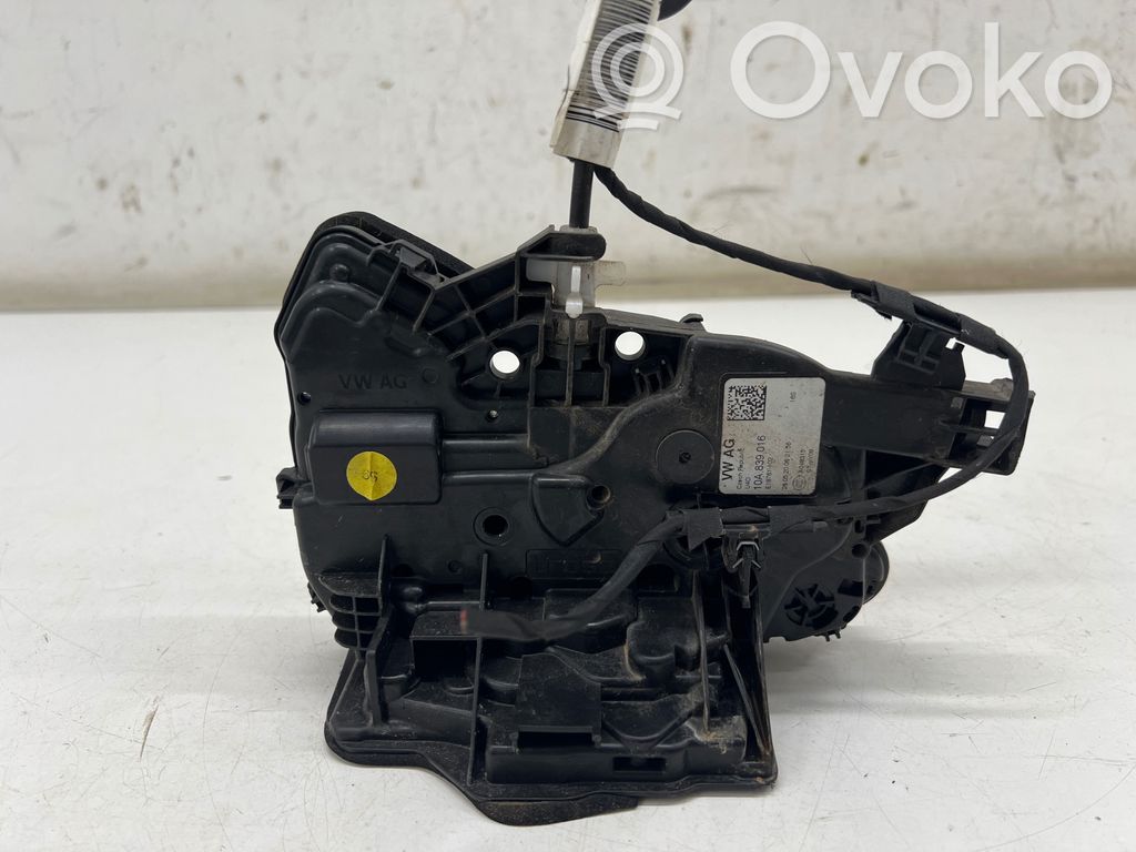 Volkswagen ID.3 Rear door lock 
