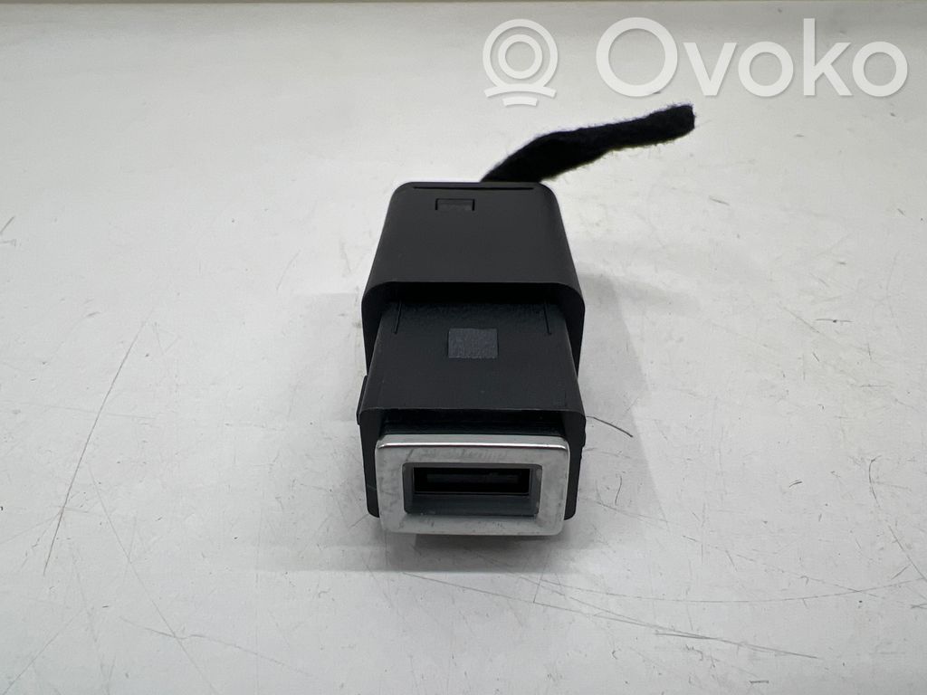 Opel Mokka B Connecteur/prise USB