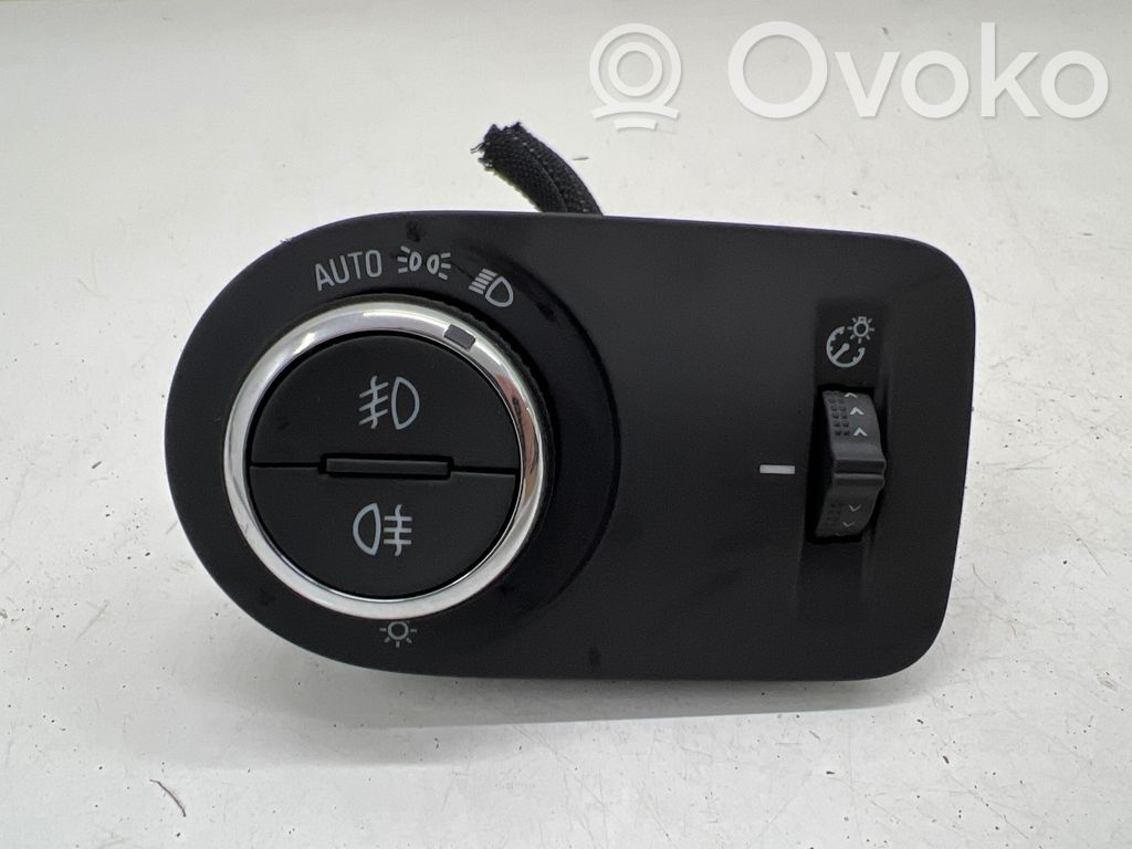 Opel Mokka B Light switch 