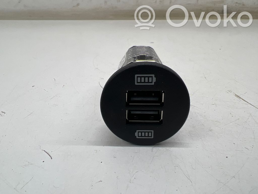 Porsche Panamera (971) Connecteur/prise USB 