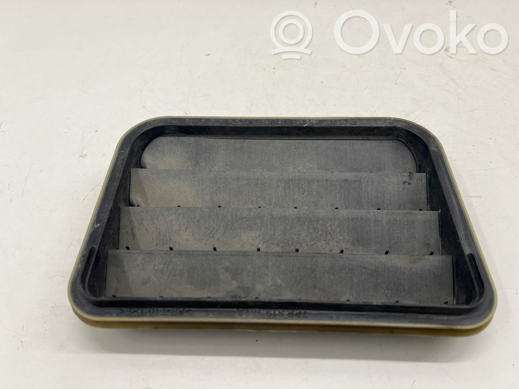 Grilă ventilație laterală   7PP819181A