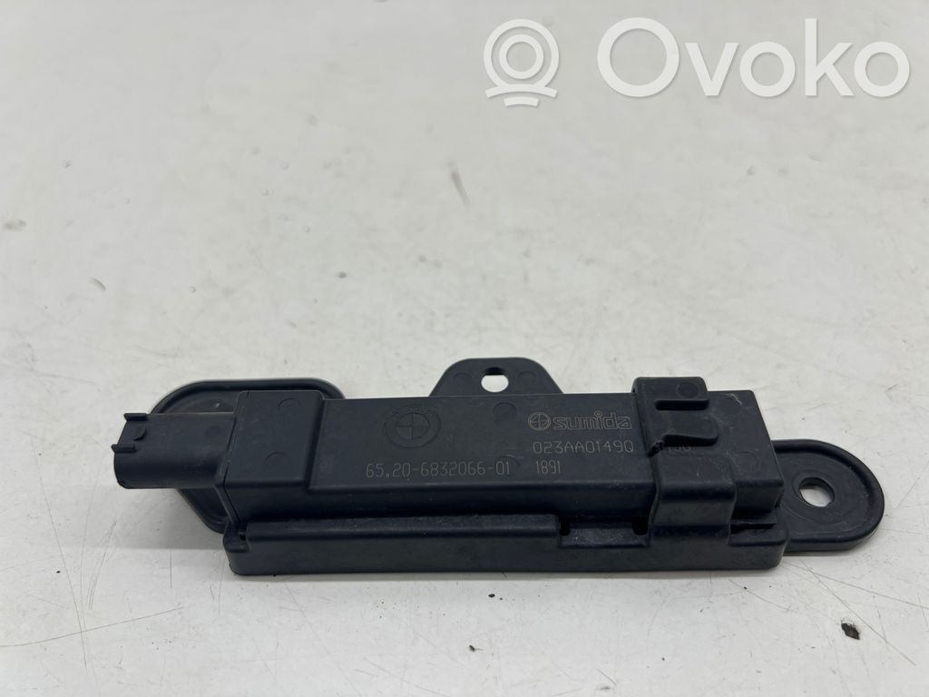 BMW 3 G20 G21 Beraktės sistemos antena 
