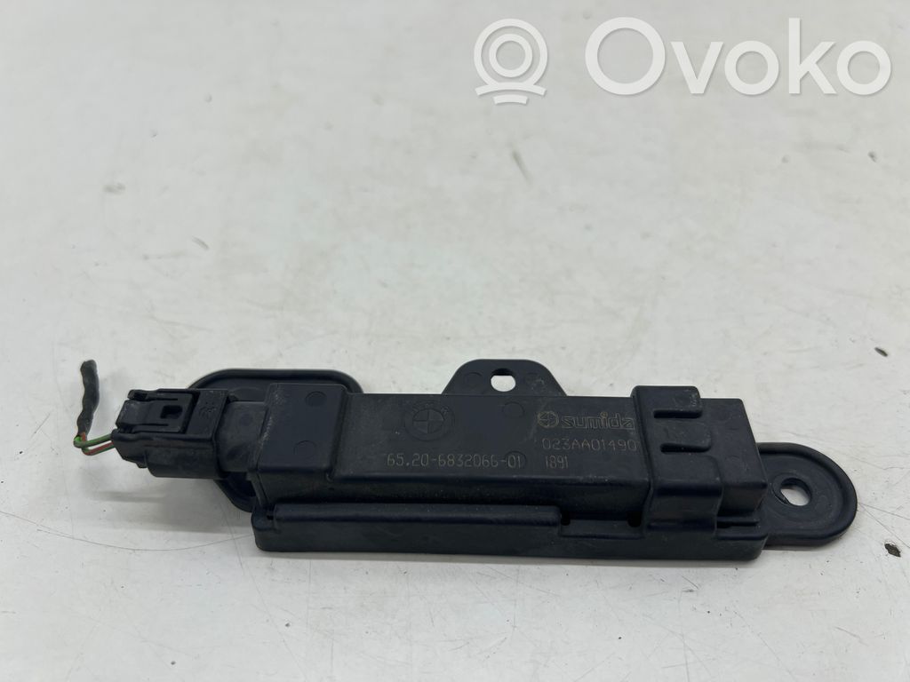 BMW 3 G20 G21 Beraktės sistemos antena 