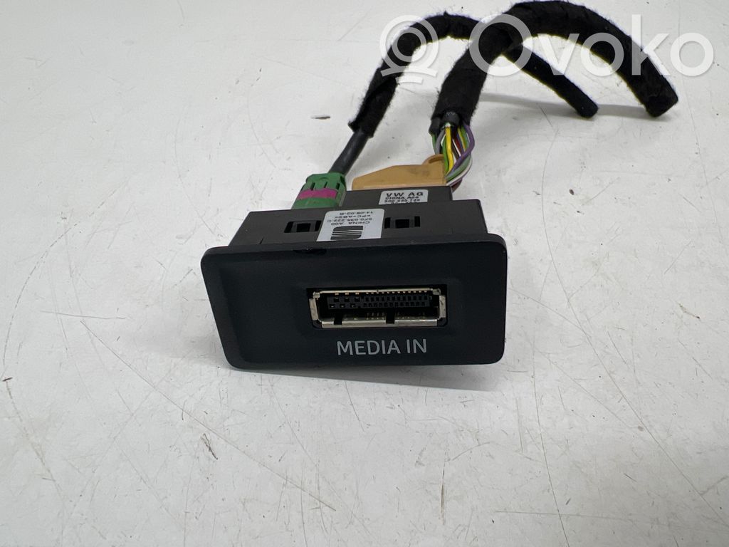 Seat Leon (5F) Enchufe conector USB 