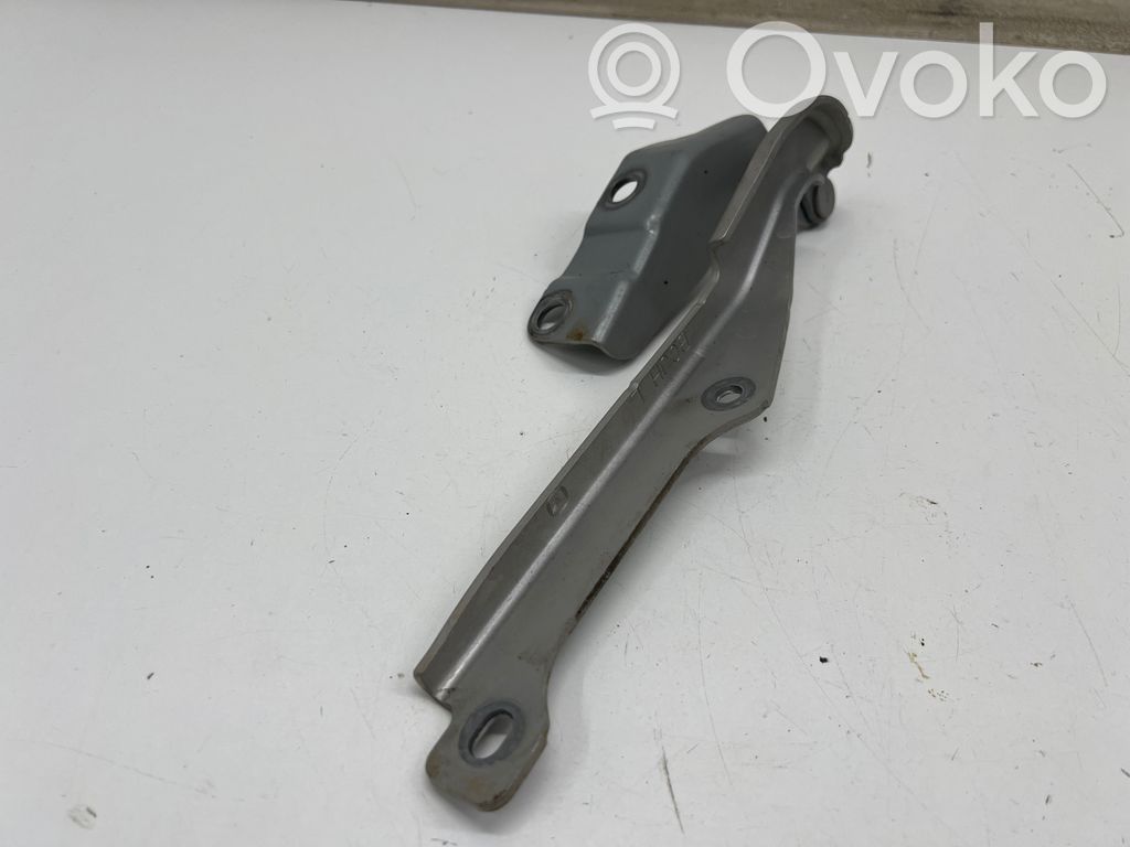 Mazda 3 Vyris (-iai) variklio dangčio 