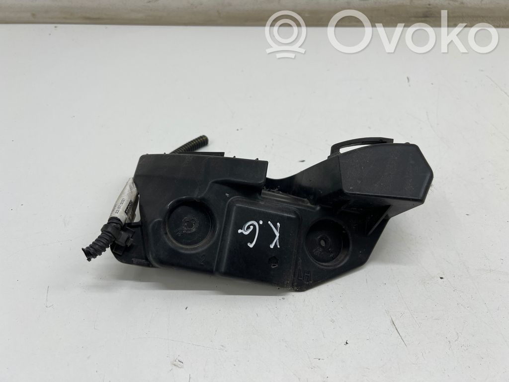 Opel Insignia B Soporte de montaje del parachoques trasero 