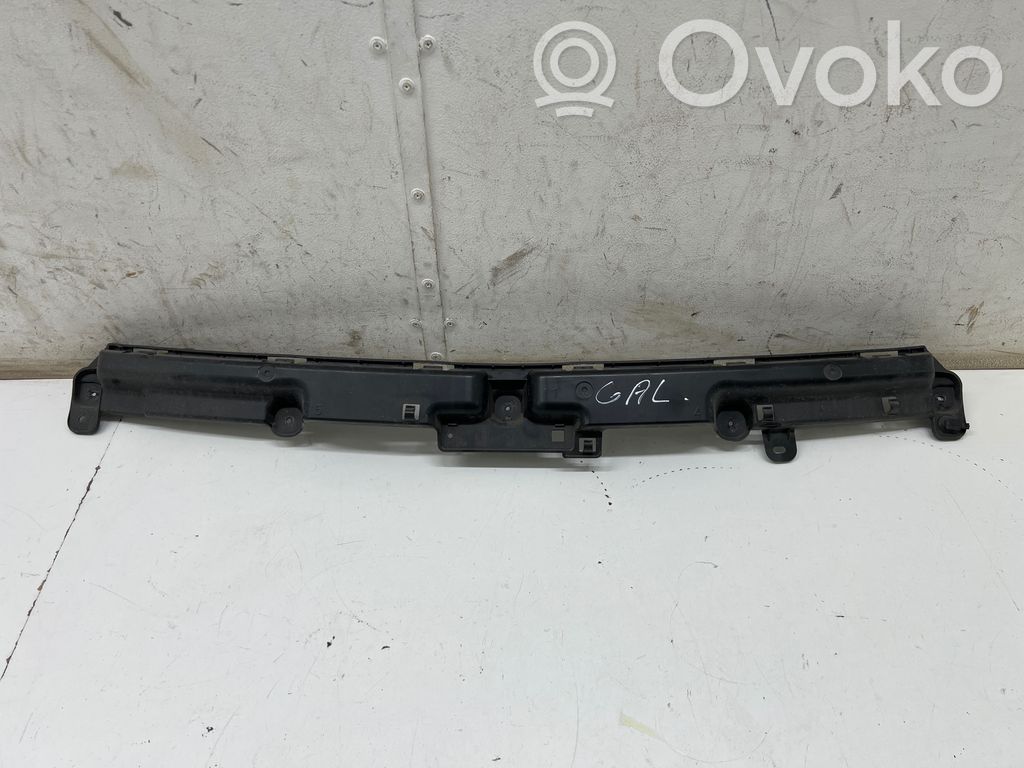 Opel Insignia B Takapuskurin kannake 