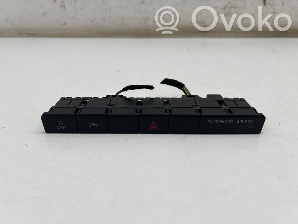 Volkswagen T-Cross Botón interruptor de luz de peligro 