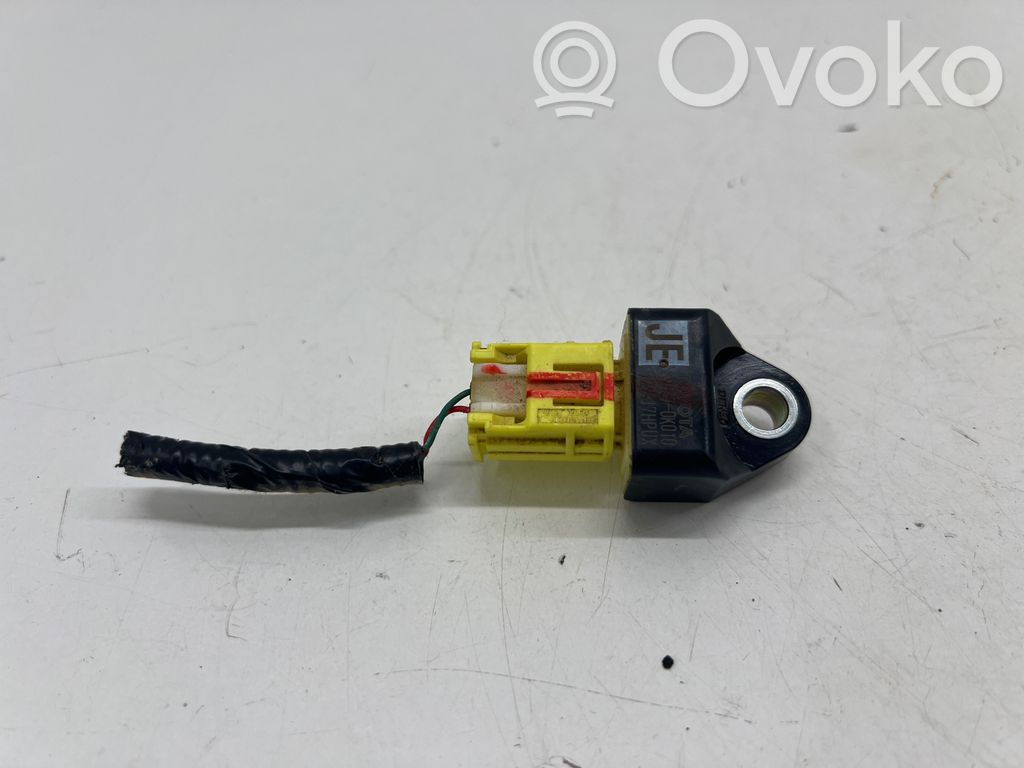 Toyota Hilux VIII Senzor impact/declanșare airbag 