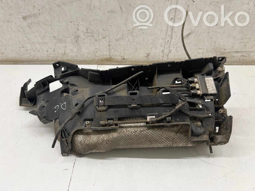 Land Rover Discovery 5 Soporte de montaje del parachoques trasero