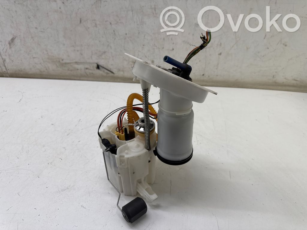 BMW 1 F20 F21 Polttoainesäiliön pumppu 