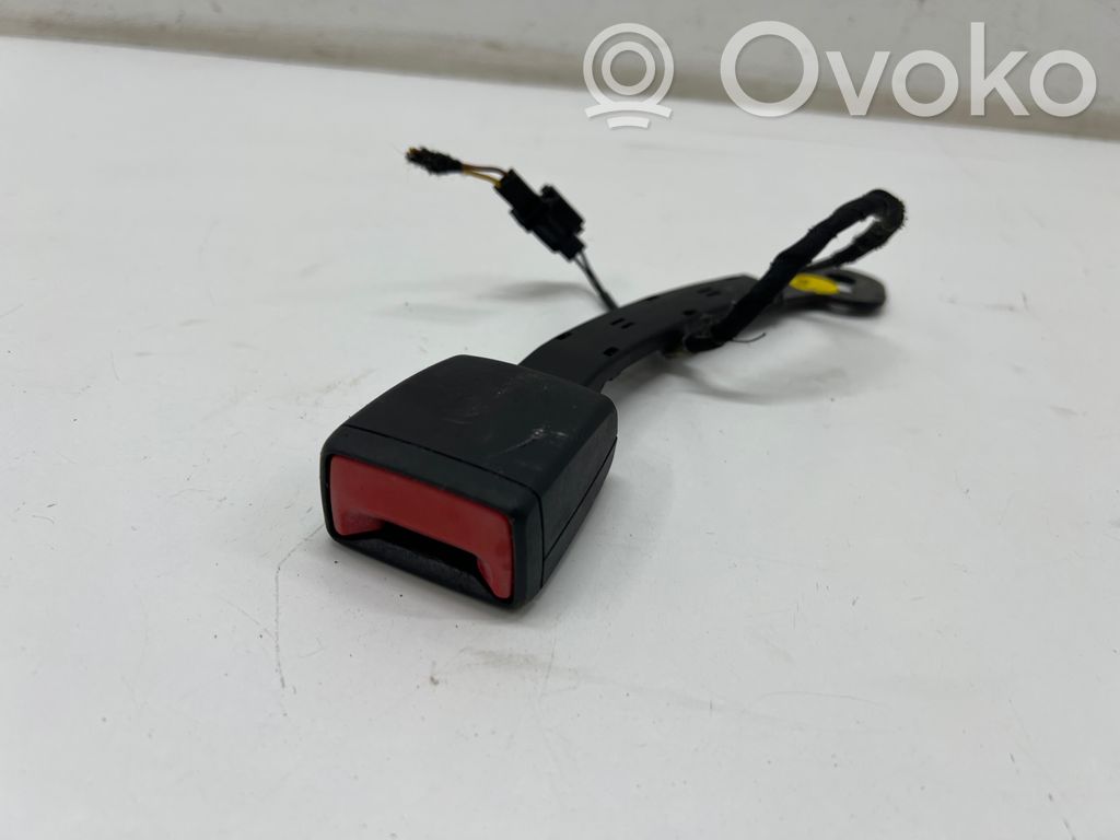 Volkswagen PASSAT B8 Hebilla del cinturón delantero