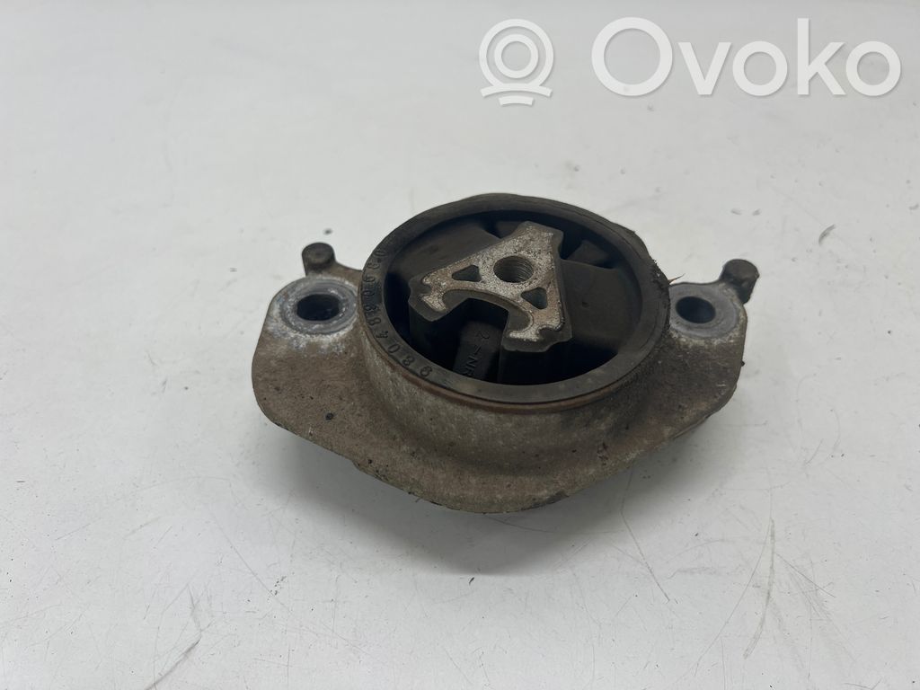 Opel Vivaro Engine mount bracket