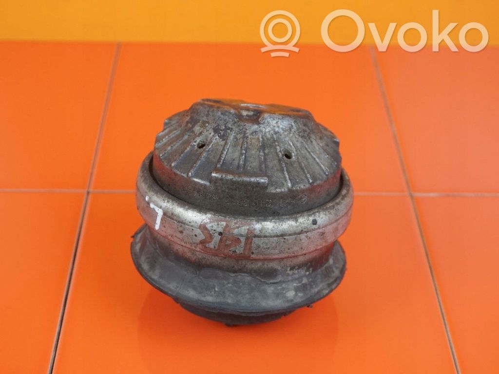 Mercedes-Benz CLS C219 Engine mount vacuum valve 