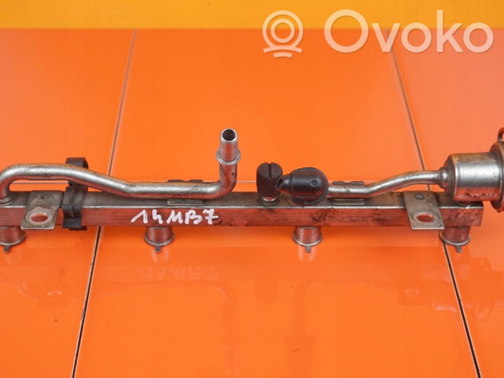 Opel Astra J Fuel line pipe 