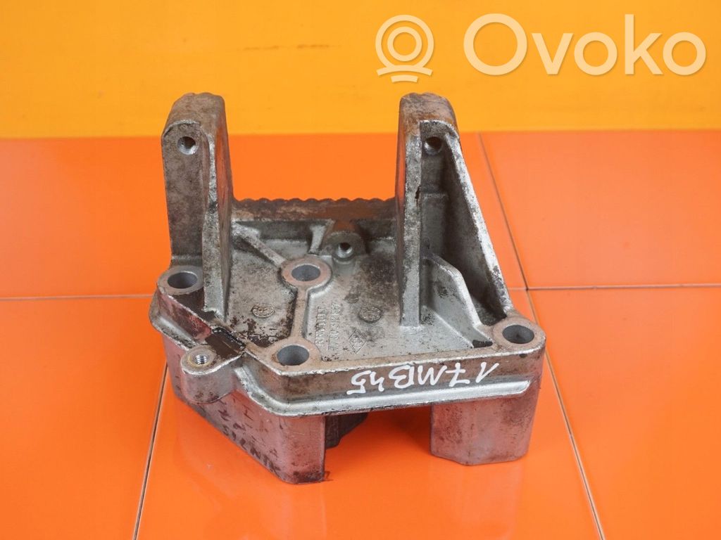 Renault Master II Engine mounting bracket 