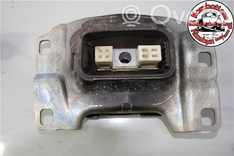 Engine mount bracket   31359779