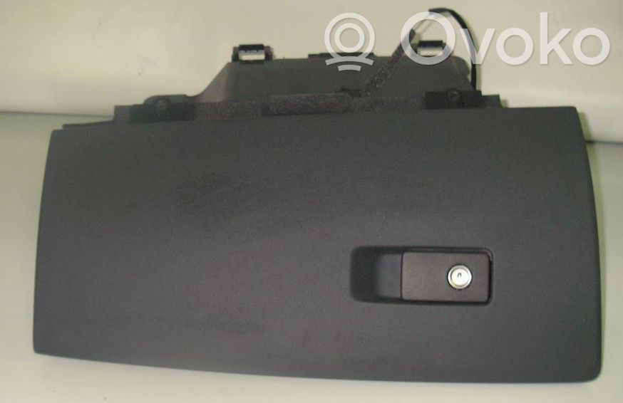 Volvo V70 Juego guantera 