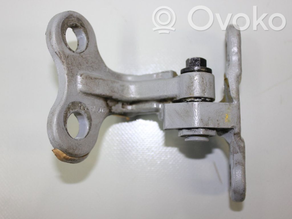 Volvo V50 Front door upper hinge 