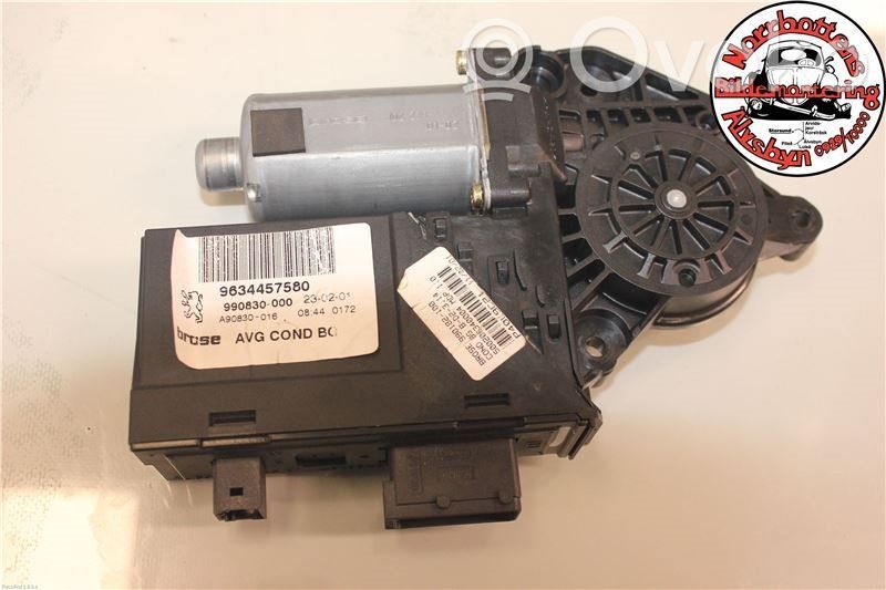 Silnik regulatora szyby drzwi przednich   9221CG