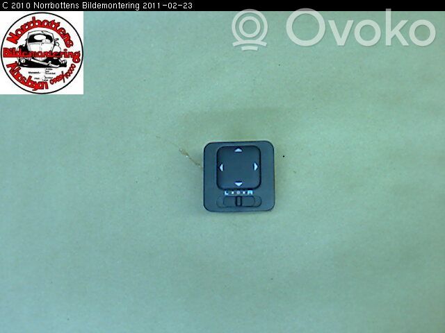 Wing mirror switch