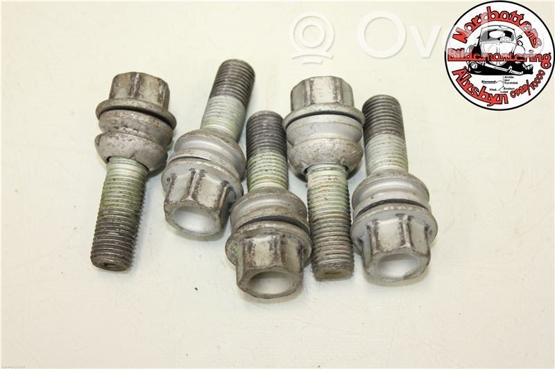 Tuercas/tornillos   WTH002529