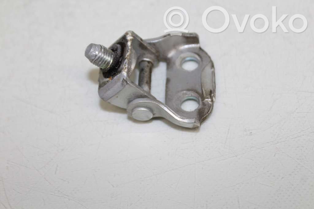 Tailgate/trunk/boot hinge   GJ6J62210C