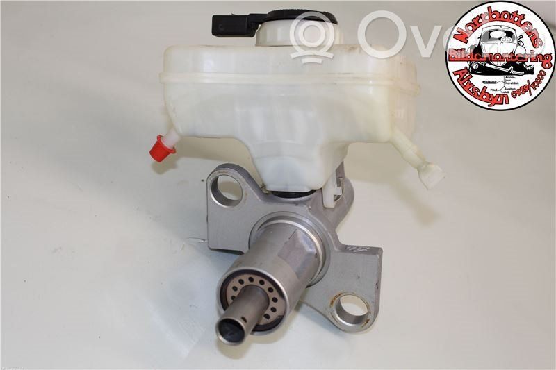 Audi A5 8T 8F Główny cylinder hamulca 