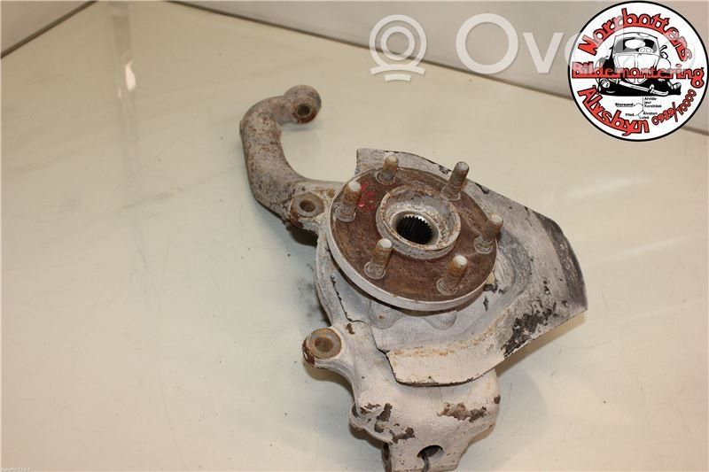 Nissan Navara D40 Zwrotnica koła przedniego 
