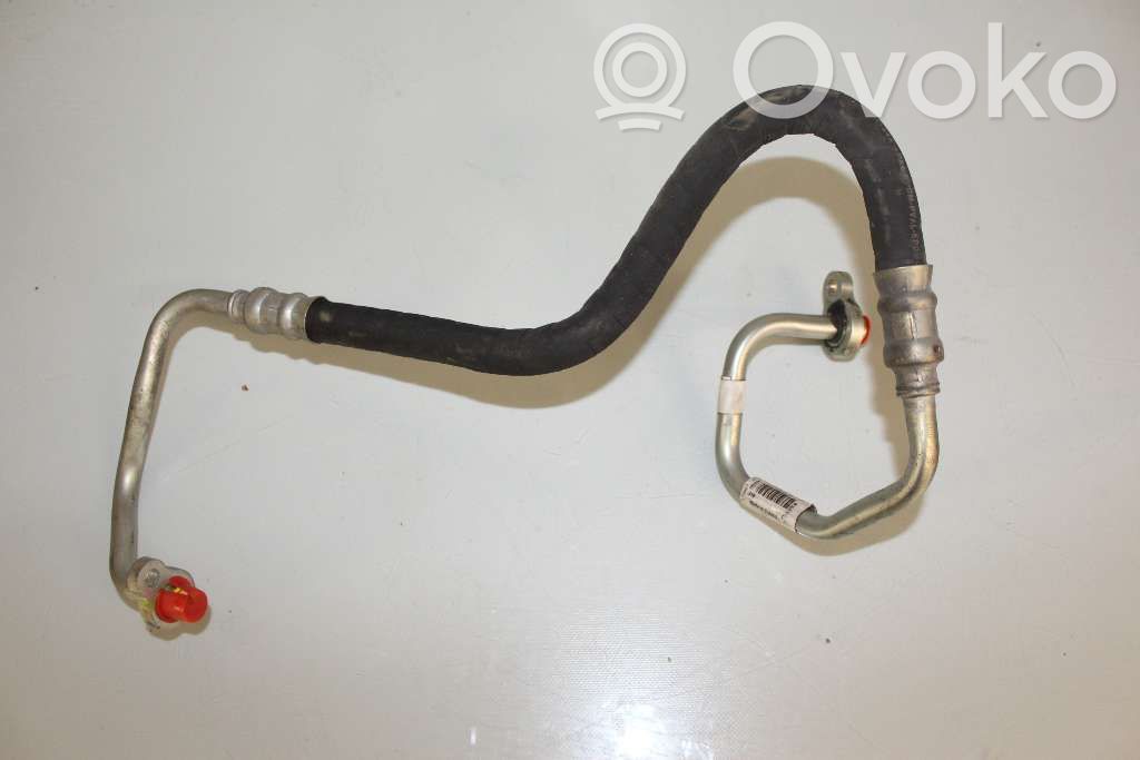 Ilmastointilaitteen putki (A/C)   8623402