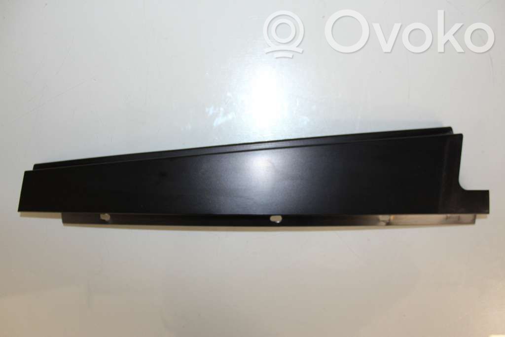 BMW 5 E60 E61 Aizmugurē durvju dekoratīvā apdare (moldings) 
