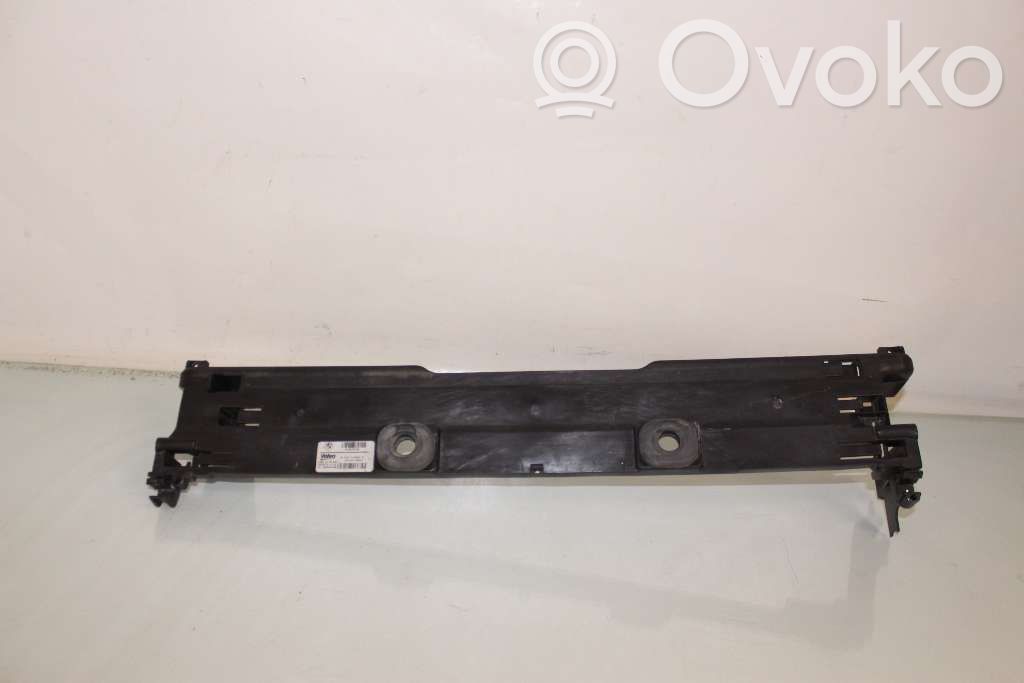 Panel mocowania chłodnicy / góra   17117573265,M136091