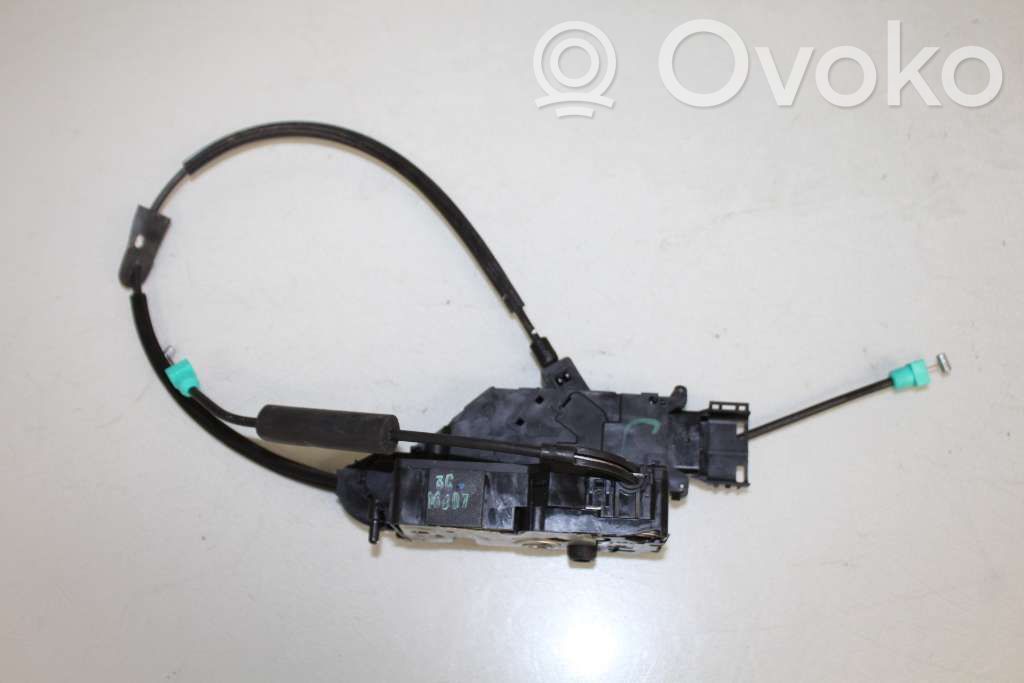Peugeot 207 Front door lock 
