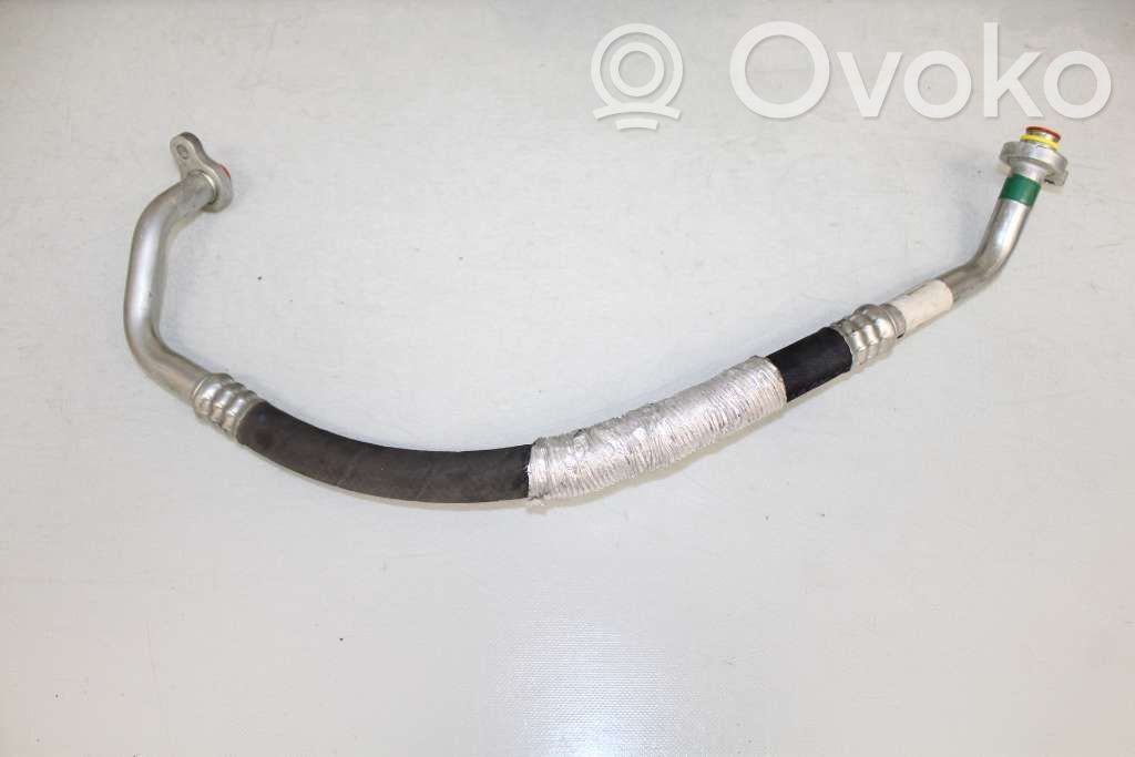 Ilmastointilaitteen putki (A/C)   31267986