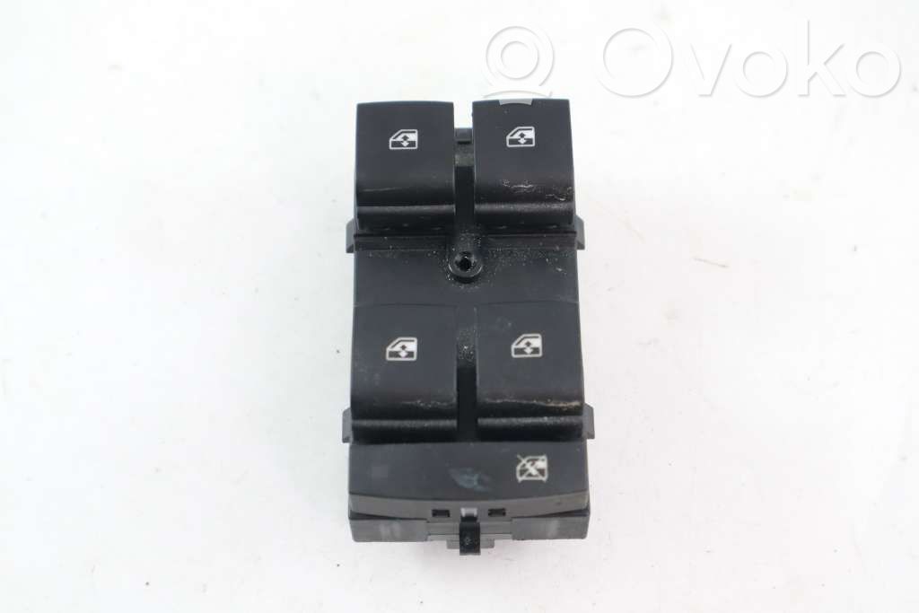 Chevrolet Malibu Electric window control switch 