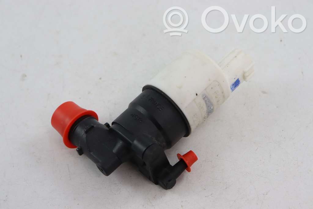 Volvo S60 Windscreen/windshield washer pump 