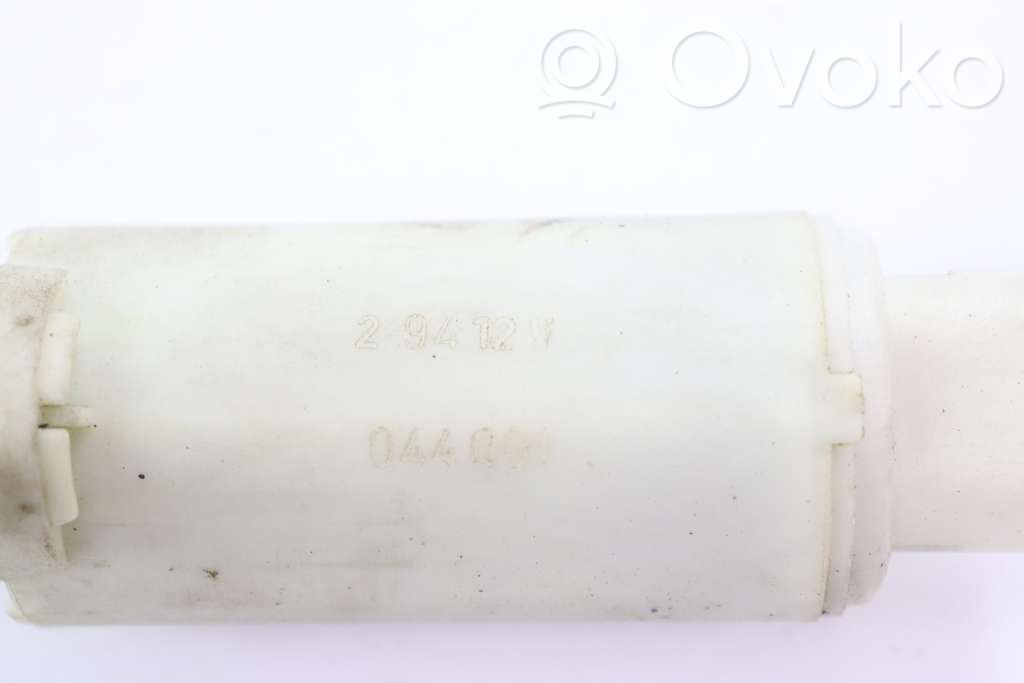 Volvo 940 Windscreen/windshield washer pump 