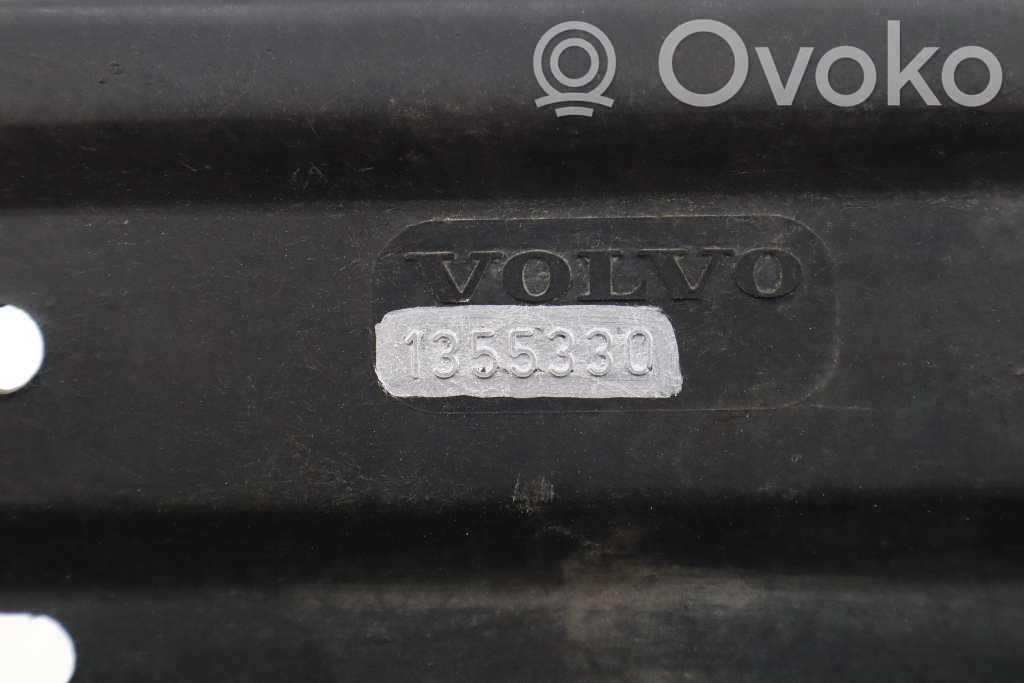 Volvo 740 Radiatoru paneļa augšējā daļa (televizors) 