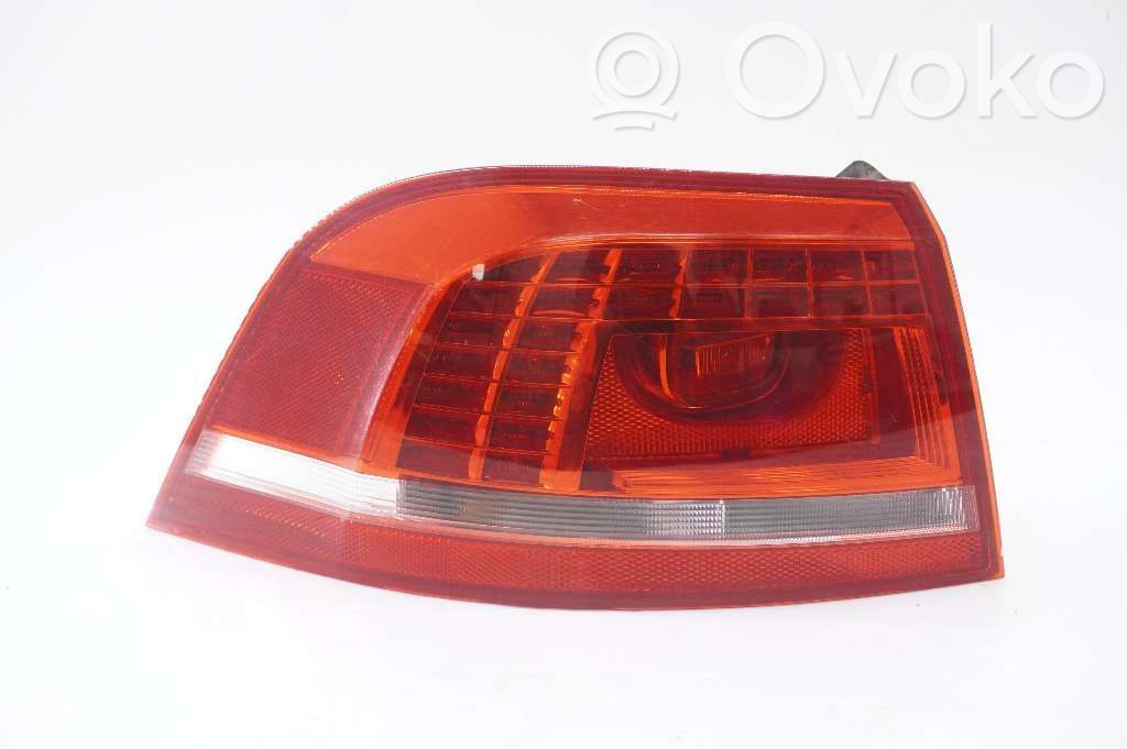 Volkswagen PASSAT B7 Lampa tylna 