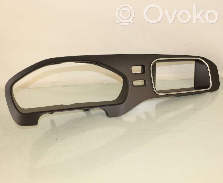 Volvo V40 Cross country Radio/GPS head unit trim 