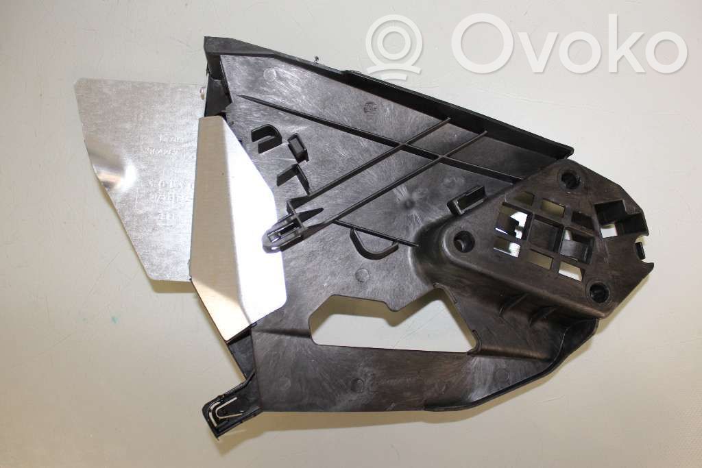 Volvo XC60 Front door windshield rail 