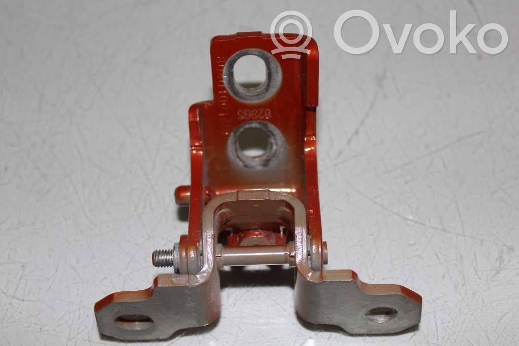Renault Captur Front door upper hinge 