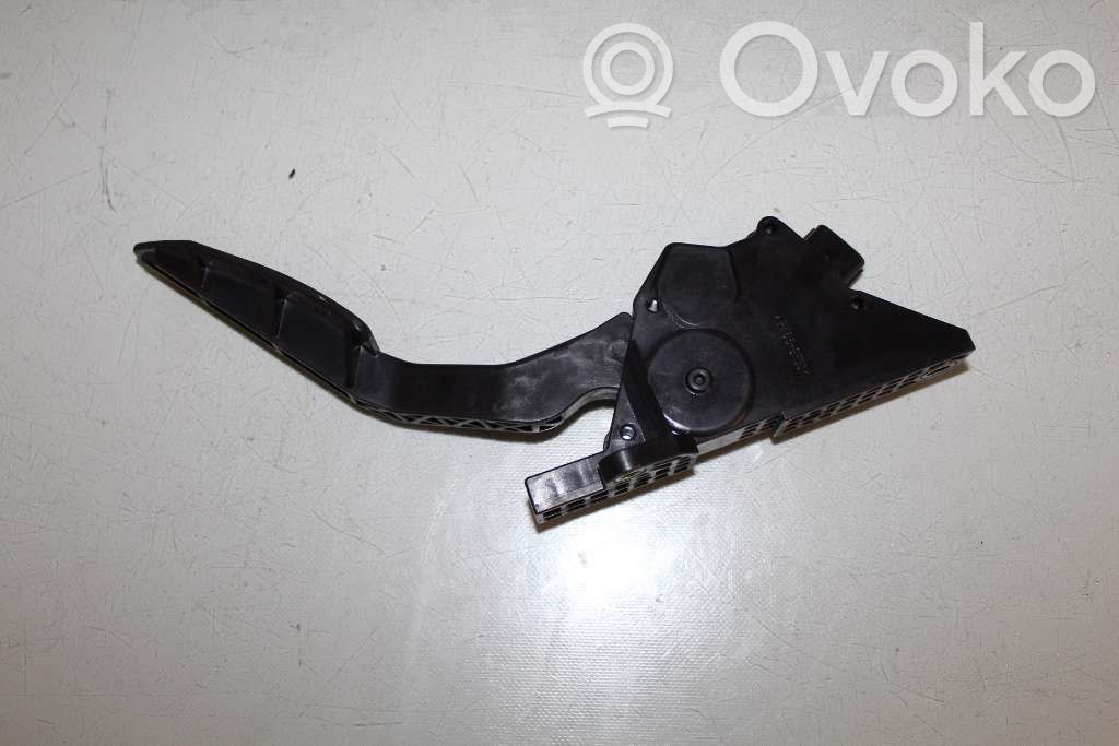Isuzu D-Max Accelerator throttle pedal 