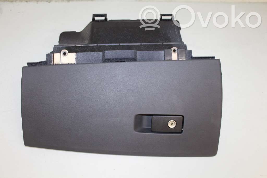Volvo XC70 Juego guantera 