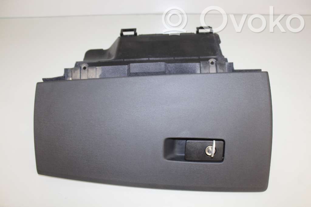 Volvo V70 Juego guantera 