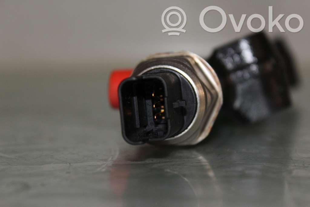 Volvo V70 Tubo principal de alimentación del combustible 